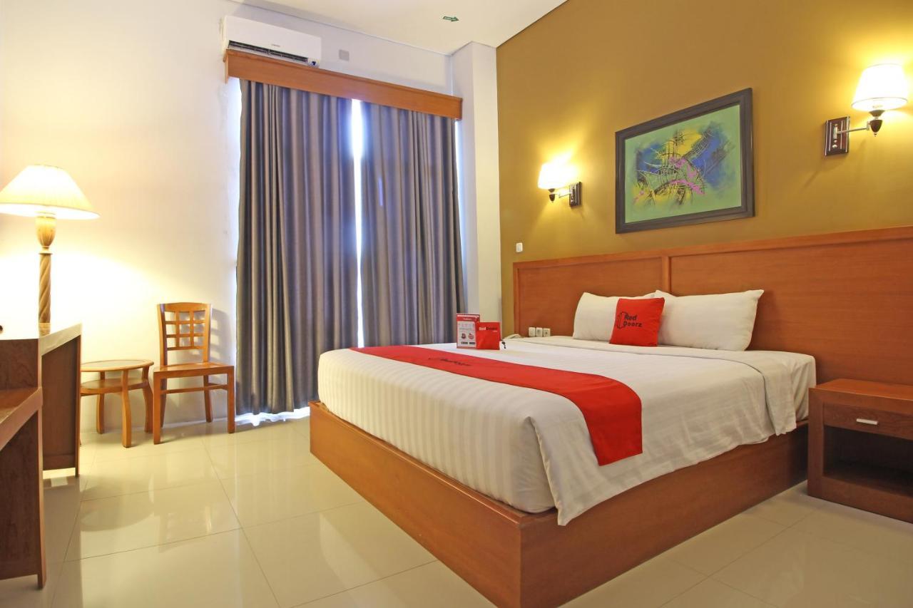 Reddoorz Premium Near Sleman City Hall Yogyakarta Bagian luar foto