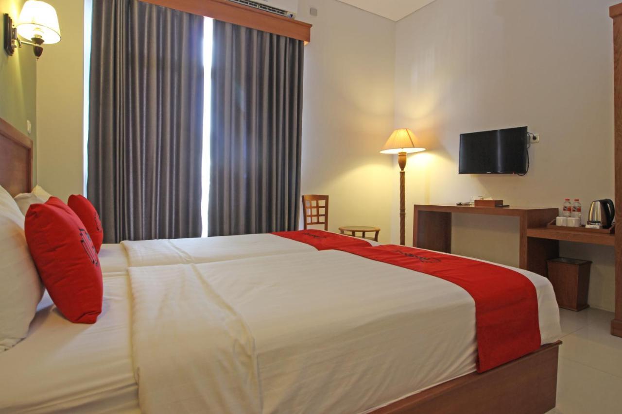 Reddoorz Premium Near Sleman City Hall Yogyakarta Bagian luar foto