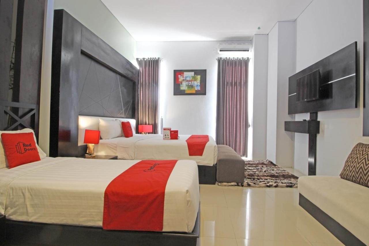 Reddoorz Premium Near Sleman City Hall Yogyakarta Bagian luar foto