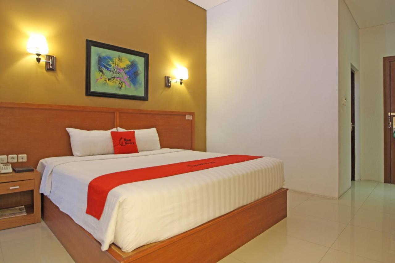 Reddoorz Premium Near Sleman City Hall Yogyakarta Bagian luar foto