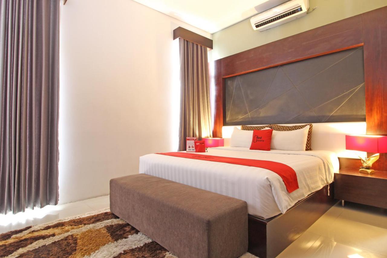 Reddoorz Premium Near Sleman City Hall Yogyakarta Bagian luar foto