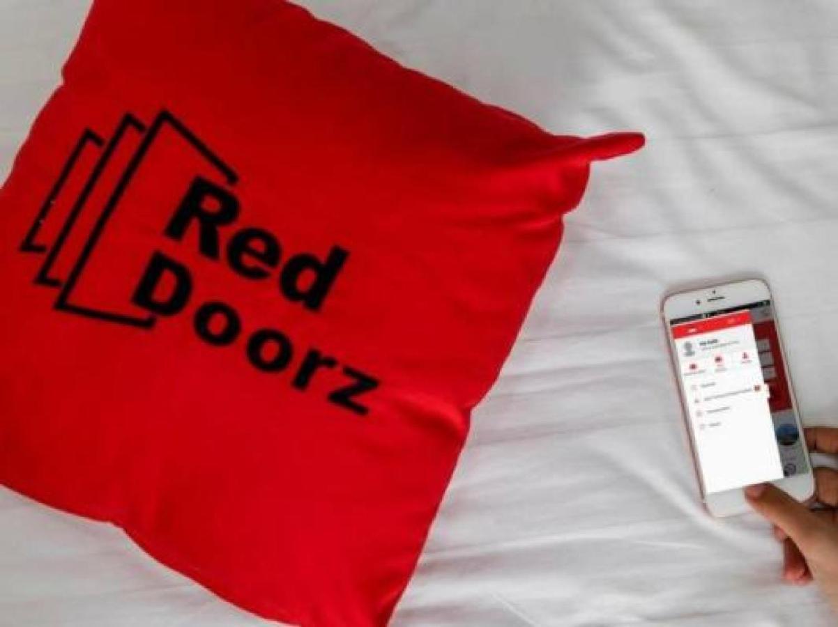 Reddoorz Premium Near Sleman City Hall Yogyakarta Bagian luar foto